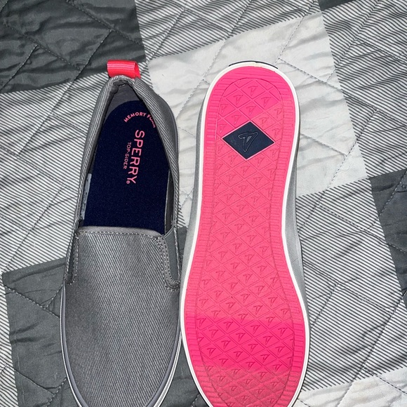 New Women’s Sperry’s slip on shoes size 7 - Picture 4 of 5